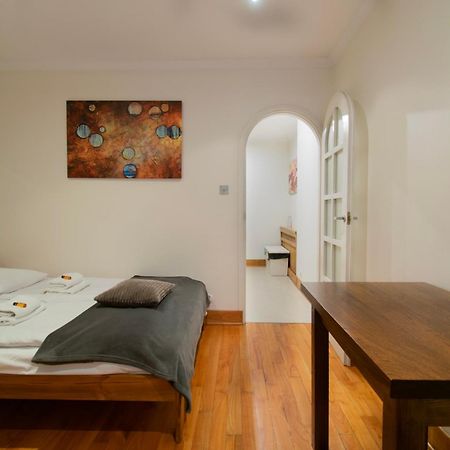 Stylish 2 Bedroom Apartment Morsztynowska Street Krakow Luaran gambar
